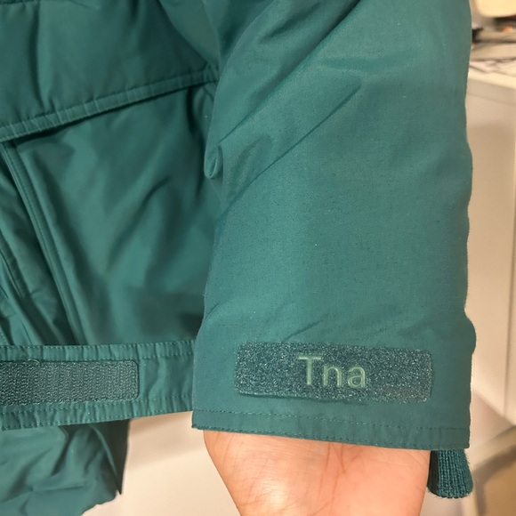 Aritzia TNA Pursuit Parka in Green (Size L) - Picture 7 of 16